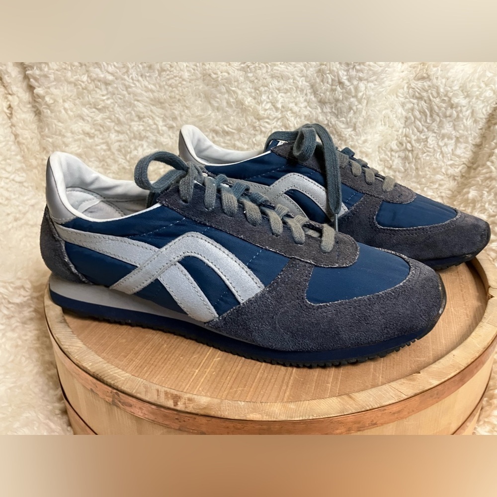 Rare Vintage Blue and Gray Women's Sneakers Size 7